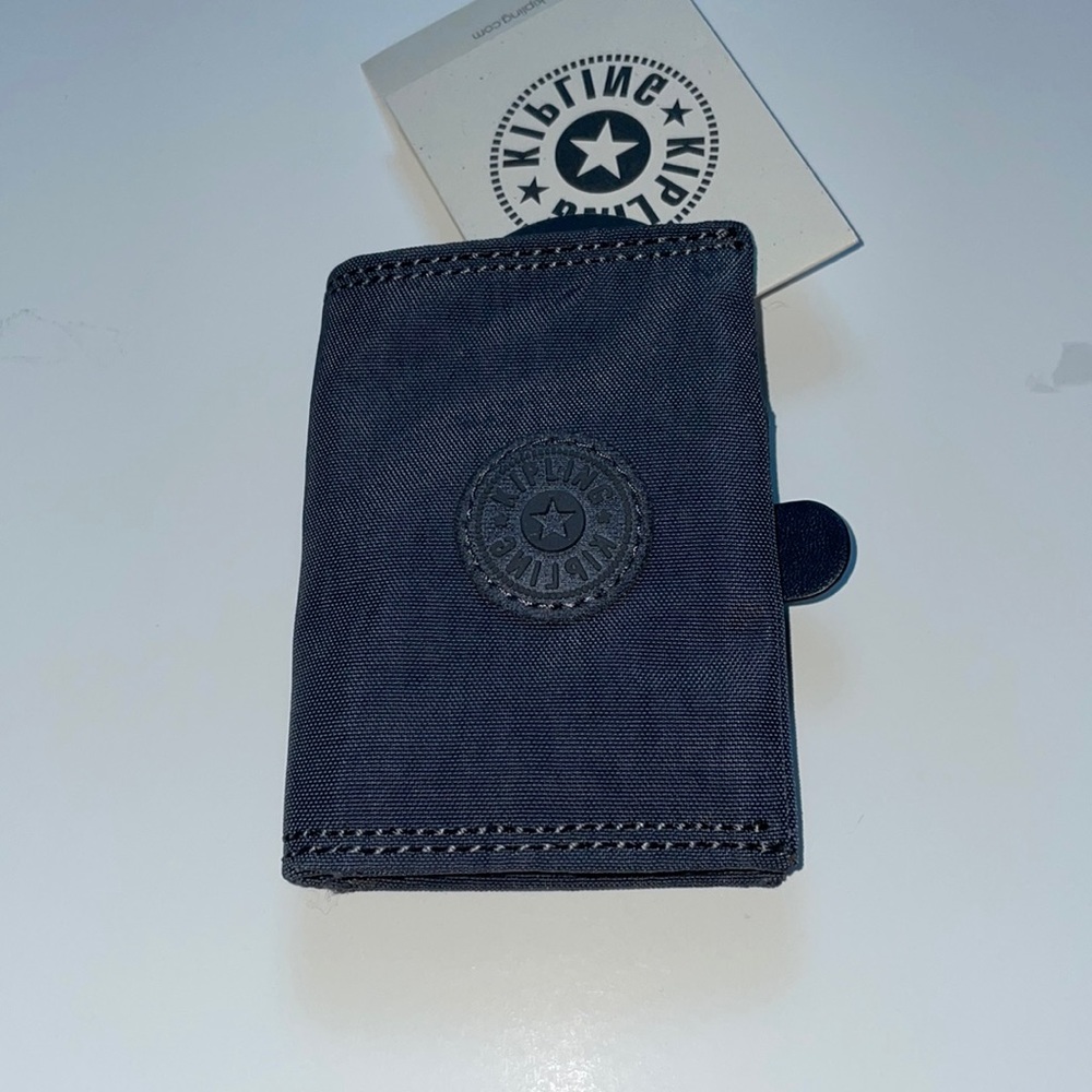 NWT Kipling night grey card keeper. RFID safe.